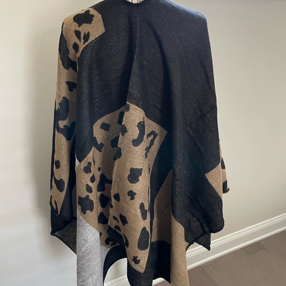 Women's Open Front Leopard Print Ruana Wrap Kimono - Picture 9 of 11